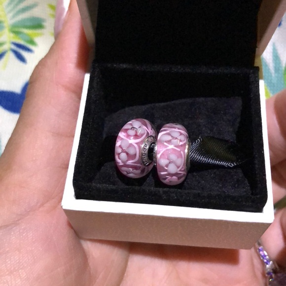 2 beads Auth Pandora Pink Field charm /box - Picture 3 of 6